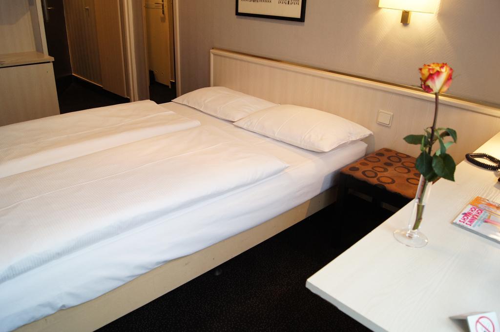 Berlin Plaza Hotel Am Kurfuerstendamm Номер фото