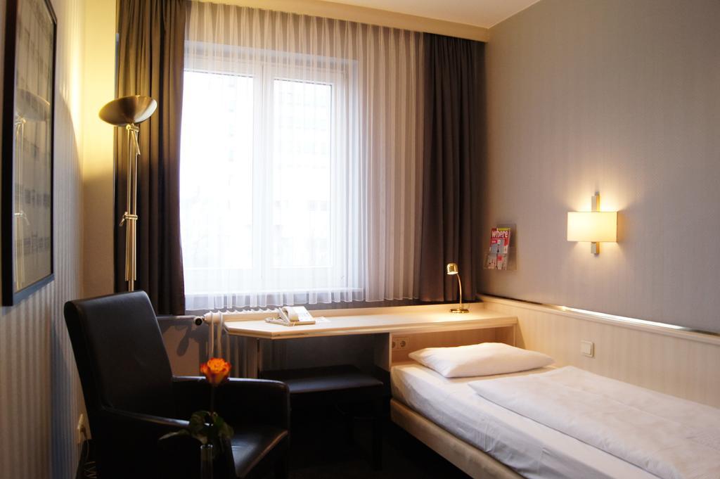 Berlin Plaza Hotel Am Kurfuerstendamm Номер фото