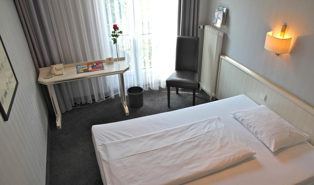 Berlin Plaza Hotel Am Kurfuerstendamm Номер фото