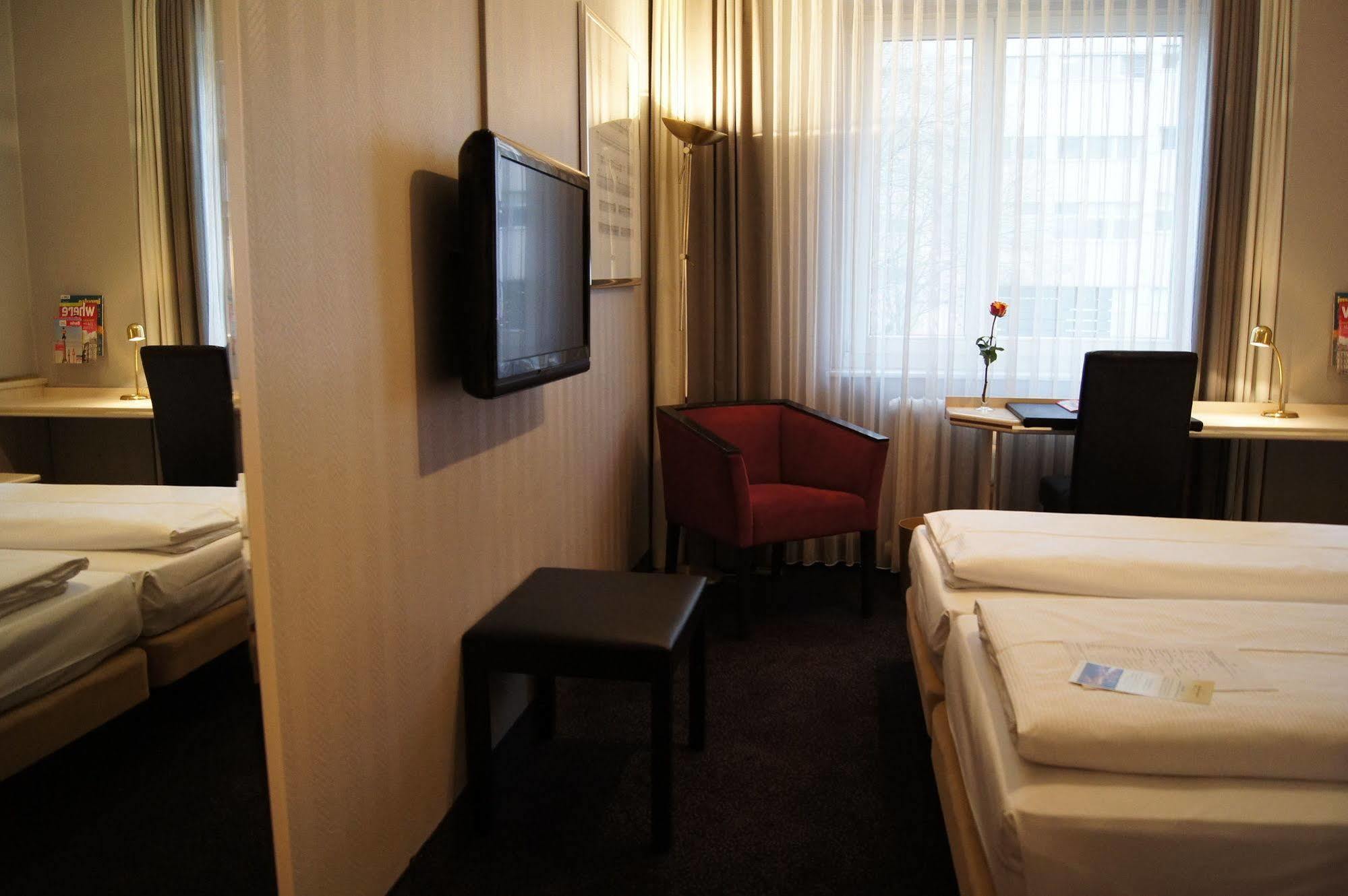 Berlin Plaza Hotel Am Kurfuerstendamm Экстерьер фото