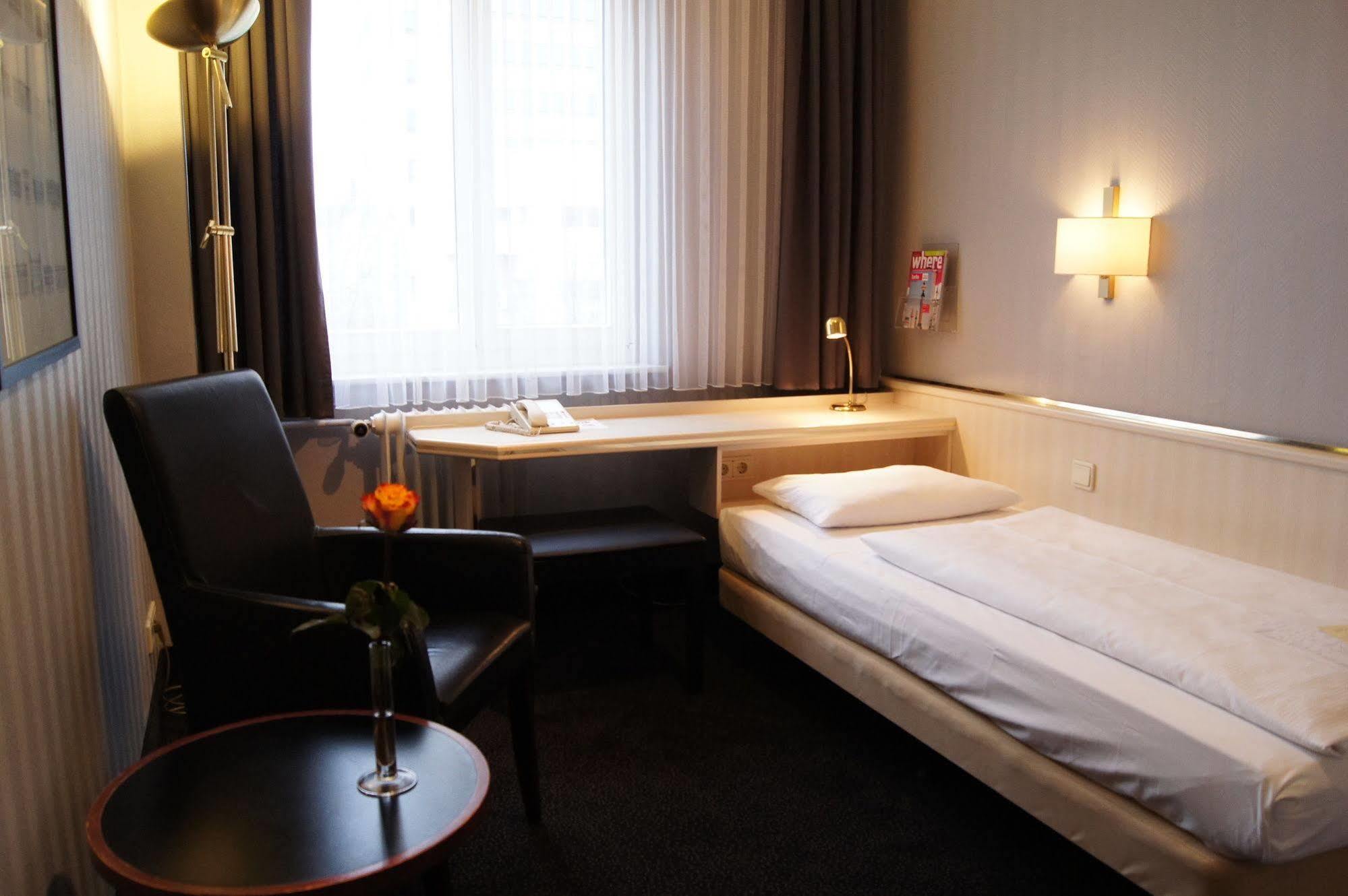 Berlin Plaza Hotel Am Kurfuerstendamm Экстерьер фото